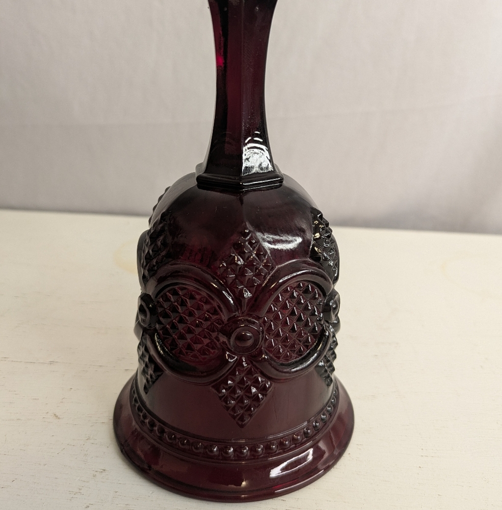 Avon Cape Cod Red  Glass Bell